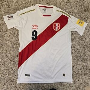 Peru‎ 2018 World Cup Guerrero #9 Umbro Soccer Jersey Size Medium FIFA Patches
